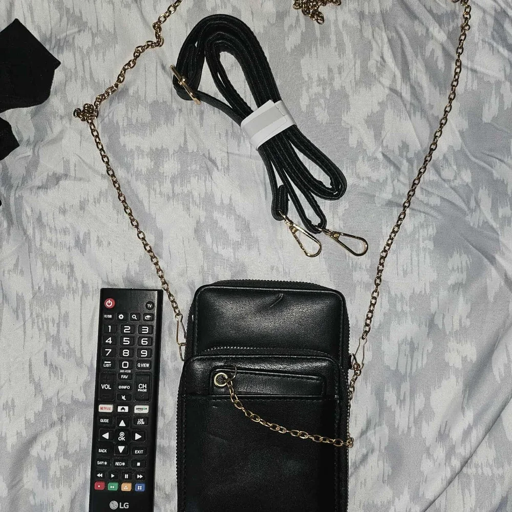 Black Leather Phone Crossbody Bag with Card Holder
